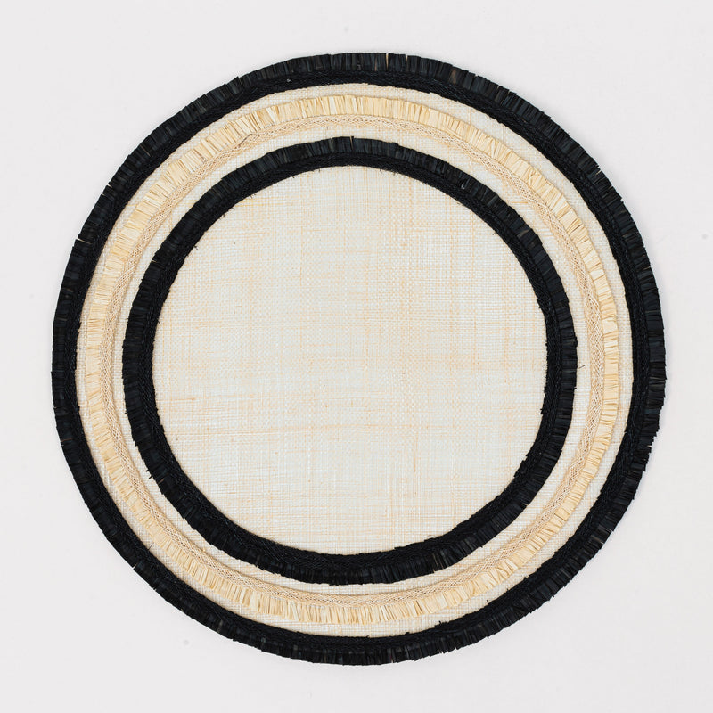 Ruffle edge straw placemat, black, set of four