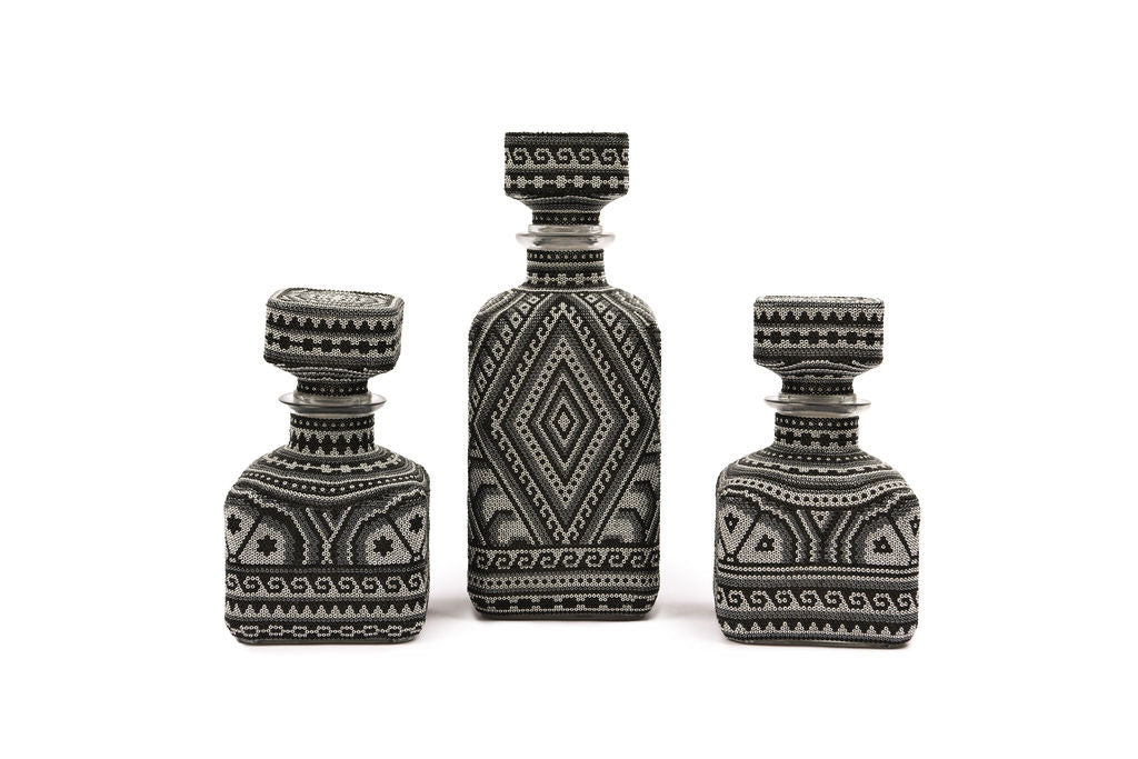 Huichol Decanter - Negro