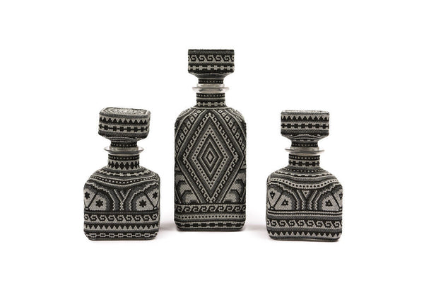 Huichol Decanter - Negro